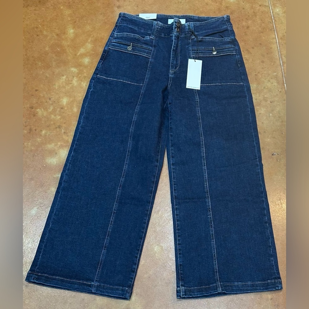 Nwt Mica Deep button Pocket Blue Wide-Leg Jeans. Double button and zip. So cute!